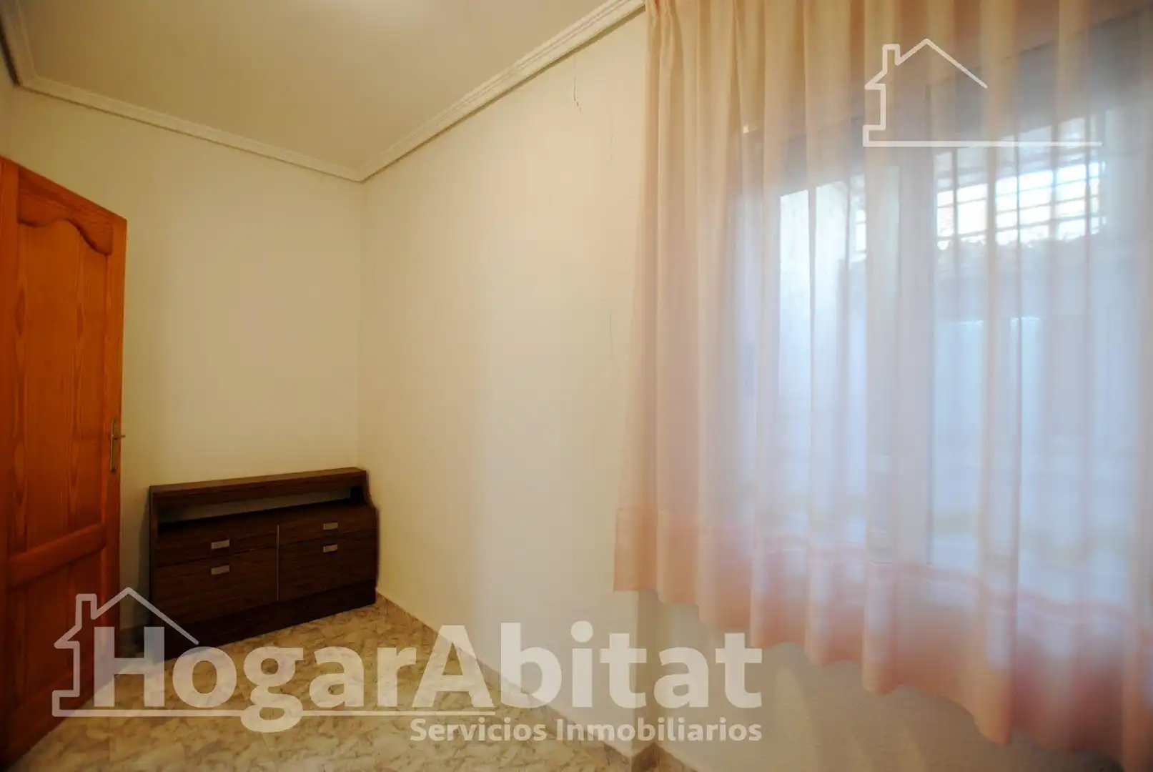 Habitación de Casa o chalet en venta en Tavernes de la Valldigna con Terraza, Trastero y Amueblado