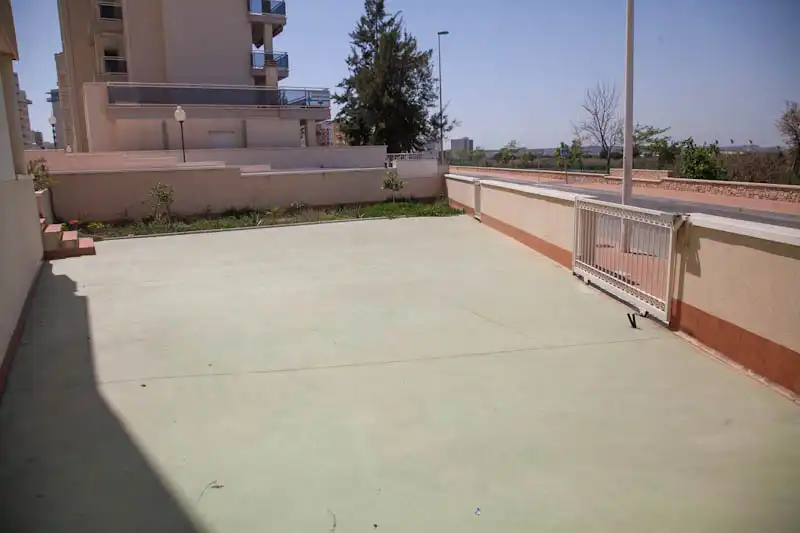 Parkplatz von Erdgeschoss zum Verkauf in Guardamar del Segura mit Terrasse, Abstellraum und Gemeinschaftspool