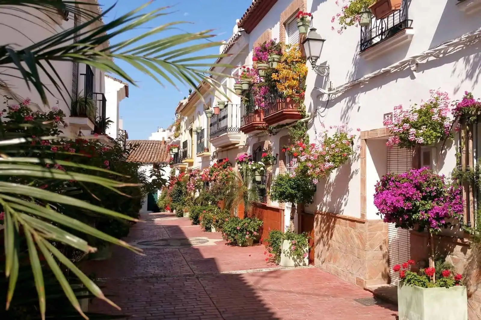 Exterior view of Apartments for sale in Estepona  with Air Conditioner and Terrace