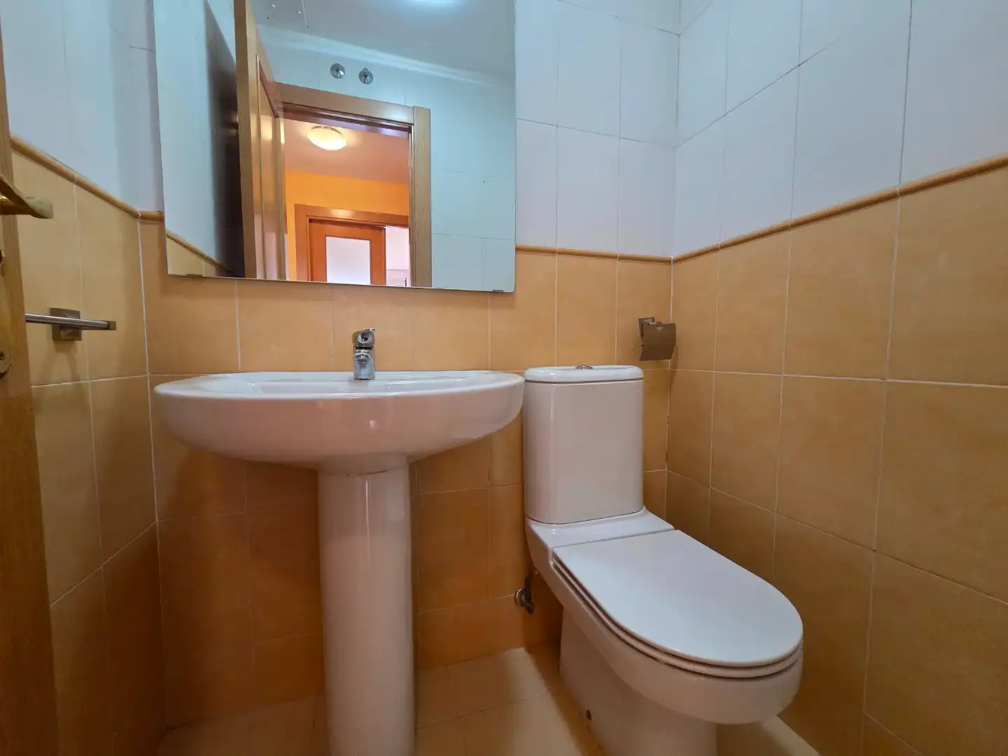 Baño de Casa adosada en venta en Cardeñadijo con Calefacción, Jardín privado y Terraza