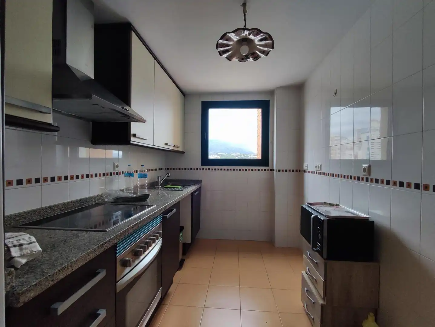 Cocina de Apartamento en venta en Benidorm con Aire acondicionado, Calefacción y Jardín privado