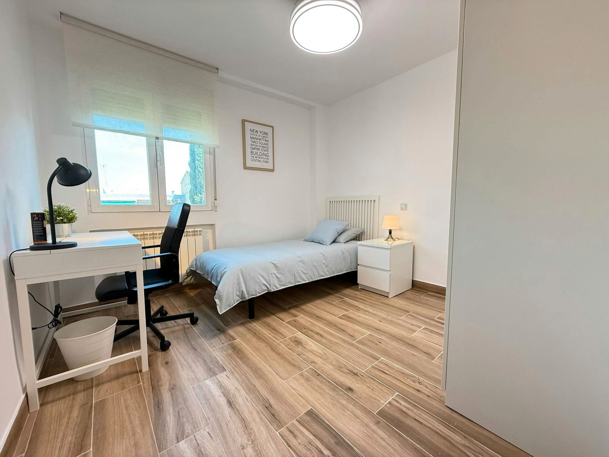 Bedroom of Flat to share in  Madrid Capital  with Heating, Furnished and Washing machine
