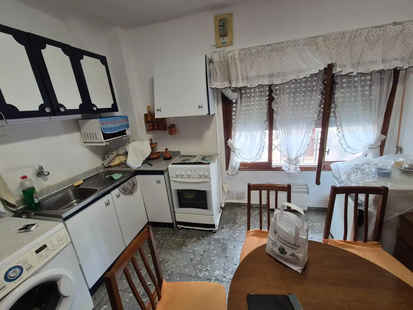 Kitchen of Commercial properties for sale in Elda  with Furnished