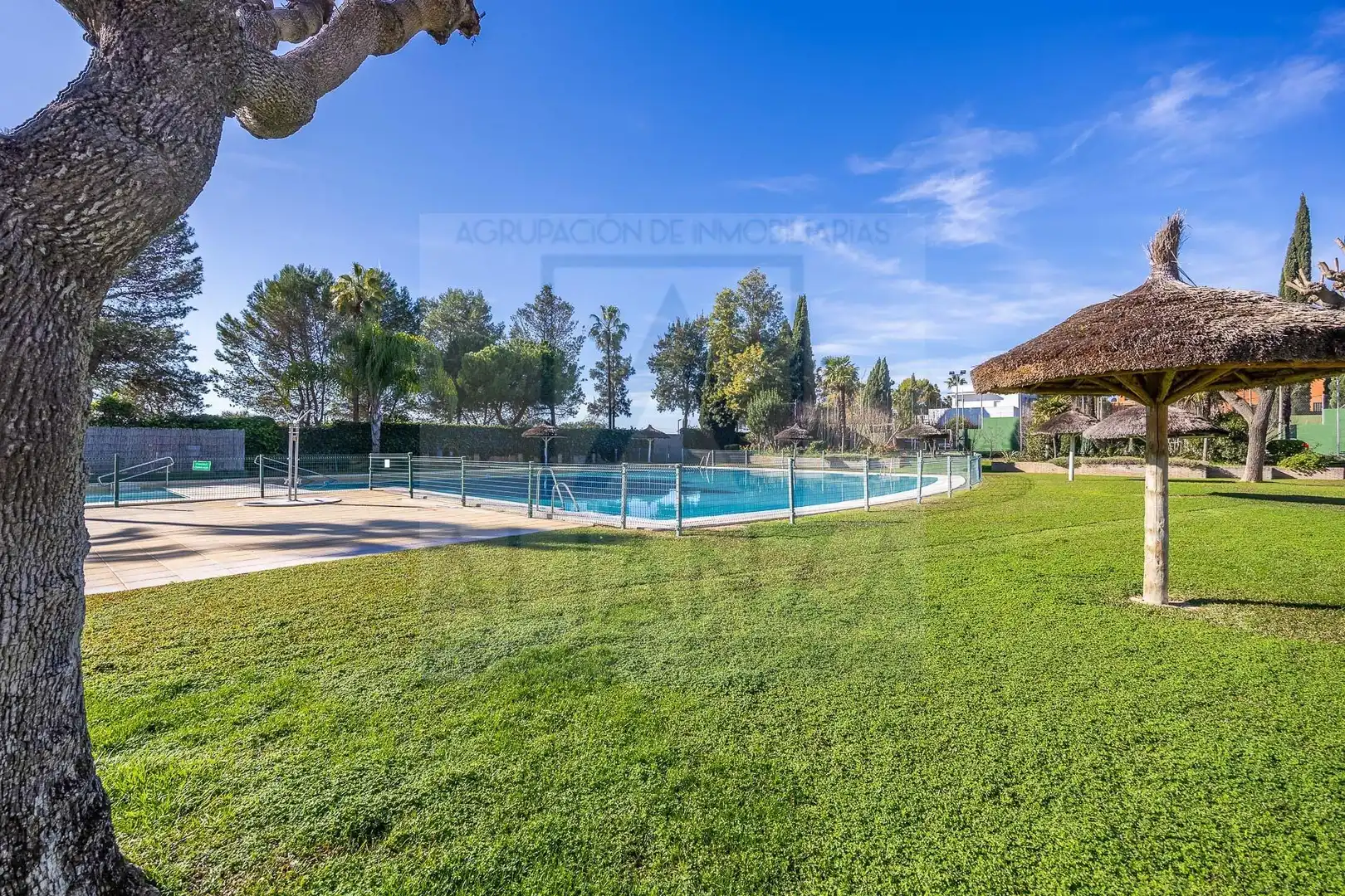 Swimming pool of Houses for sale in Valencina de la Concepción  with Air Conditioner, Private garden and Community pool