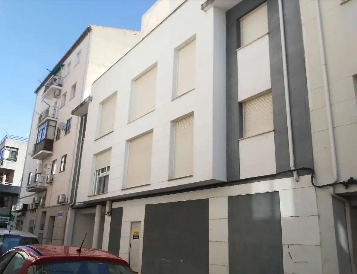Exterior view of Garage for sale in Coria