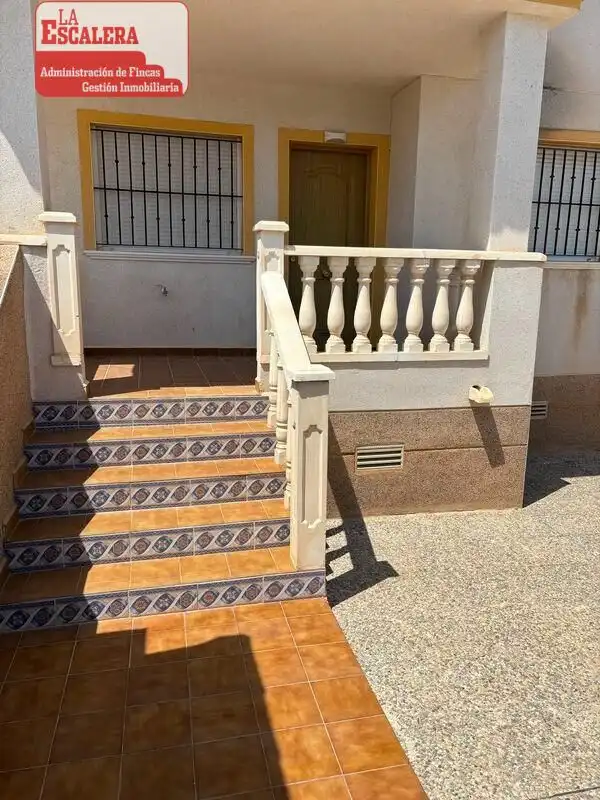 Terrasse von Einfamilien-Reihenhaus zur Miete in Castalla