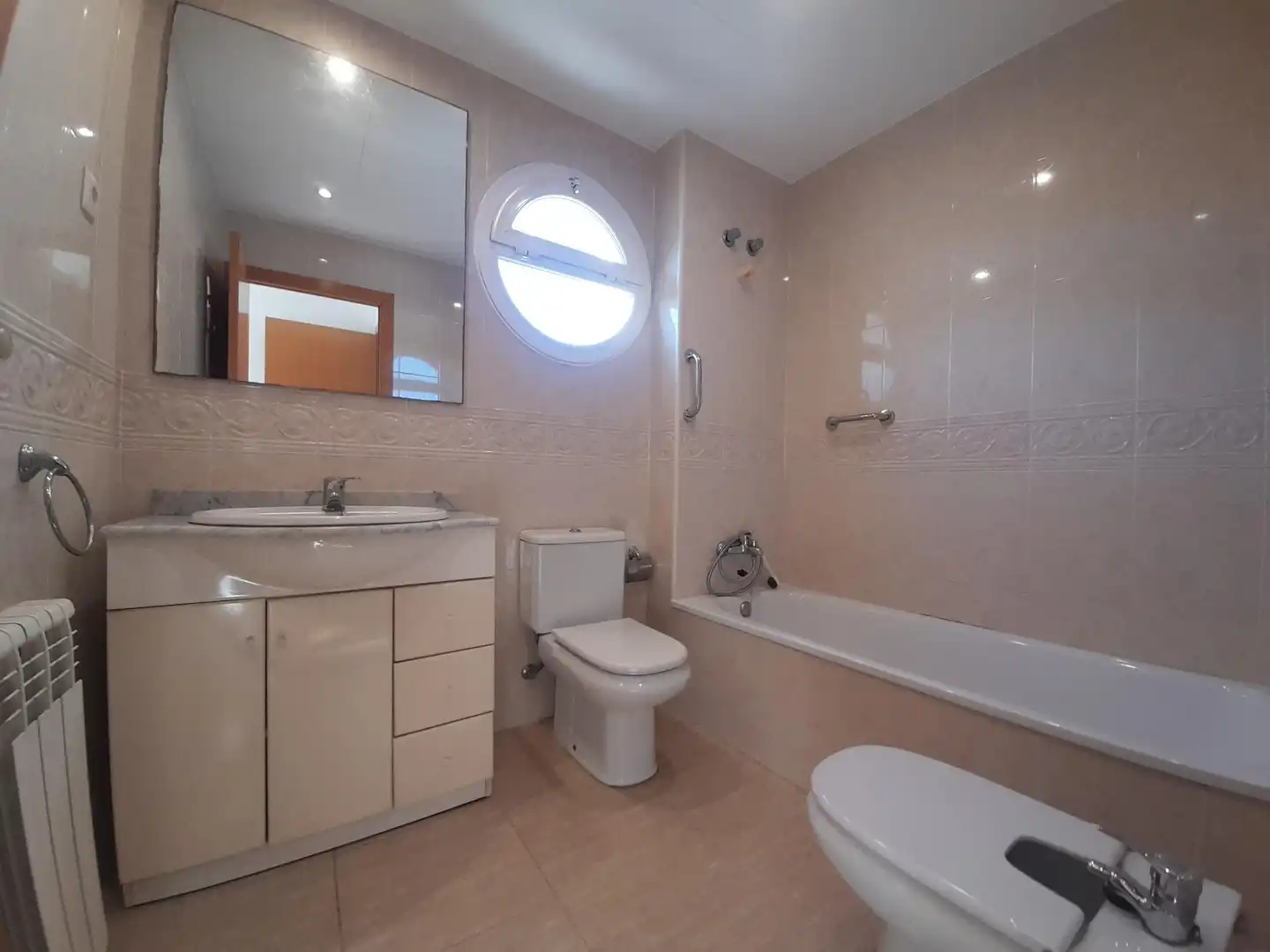 Bathroom of Flat for rent in Premià de Mar  with Air Conditioner, Heating and Balcony