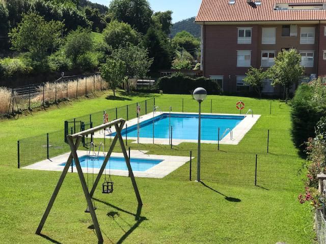 Piscina de Àtic en venda en Bárcena de Cicero amb Calefacció, Terrassa i Piscina comunitària