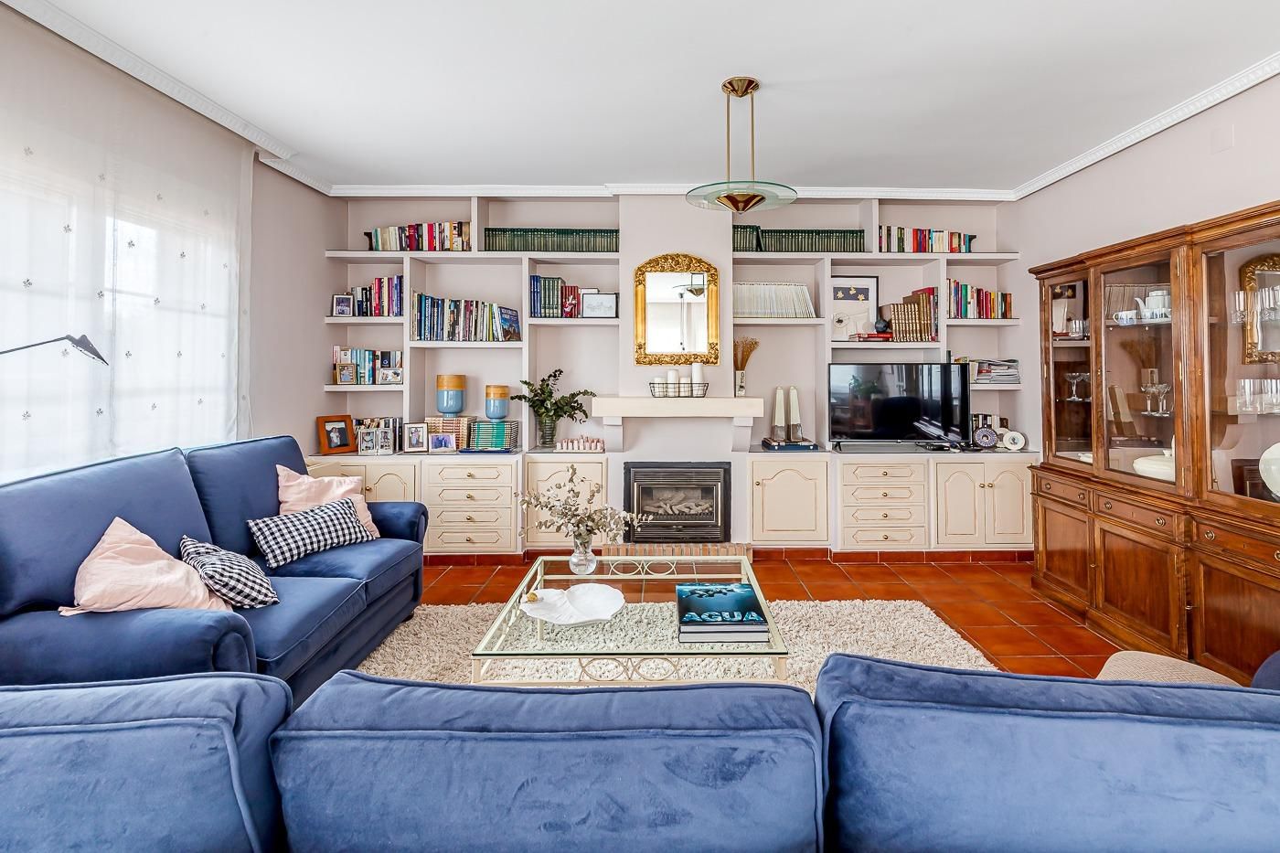 Sala d'estar de Casa o xalet en venda en Hoyo de Manzanares amb Aire condicionat, Calefacció i Jardí privat