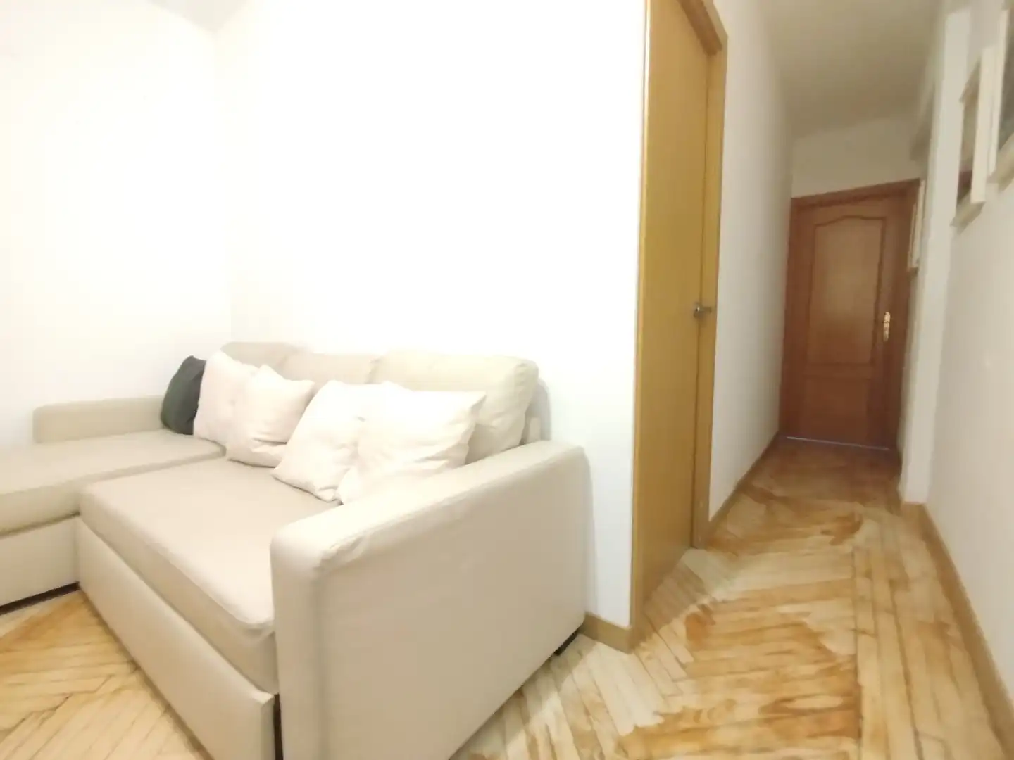 Living room of Flat for share in Madrid  with Heating, Furnished and Oven