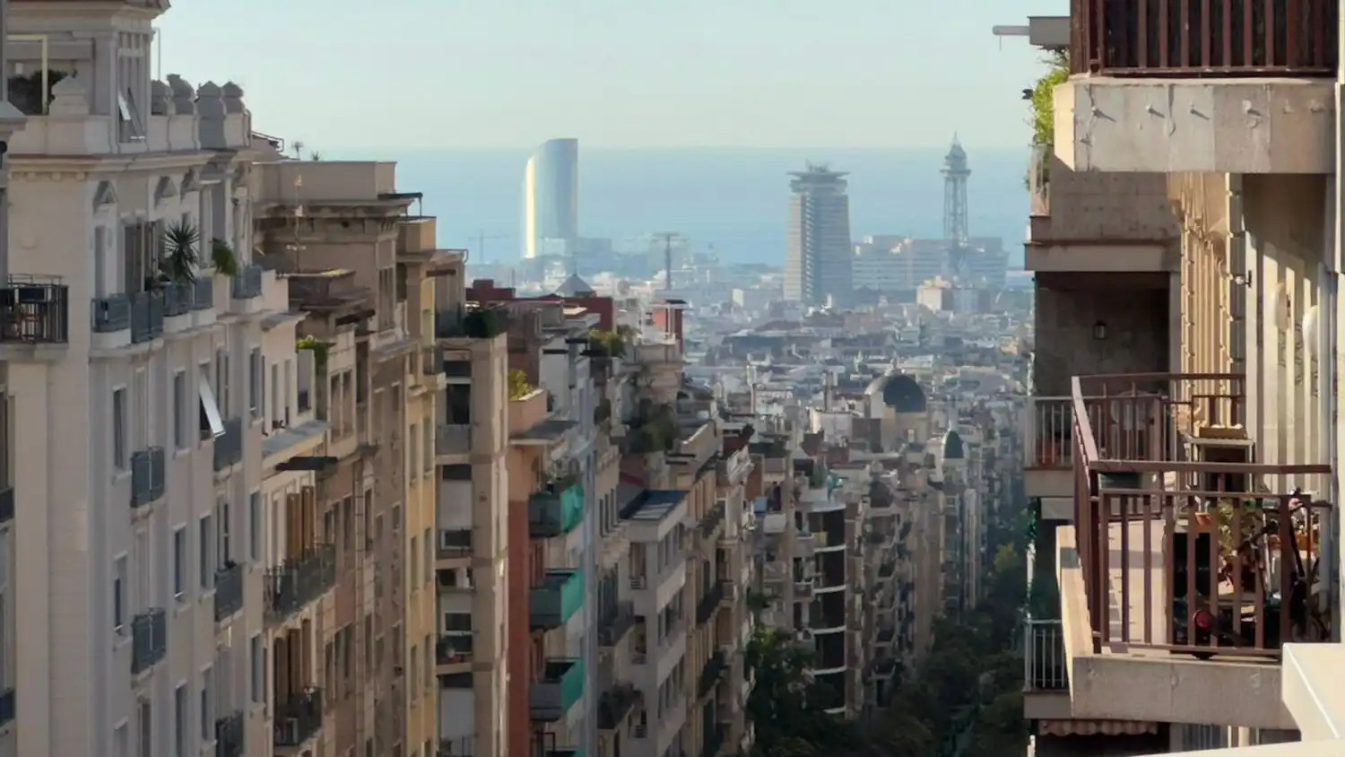 Exterior view of Flat for rent in Barcelona  with Air Conditioner and Terrace