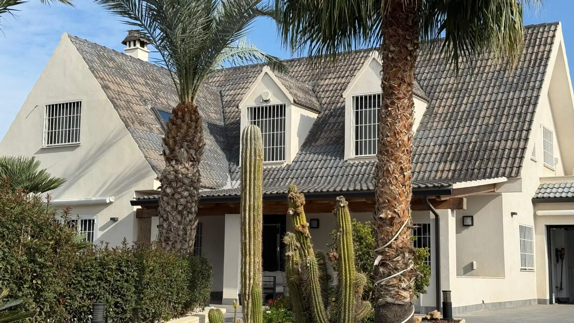 Vista exterior de Casa o chalet en venta en Sant Joan d'Alacant con Aire acondicionado, Calefacción y Jardín privado