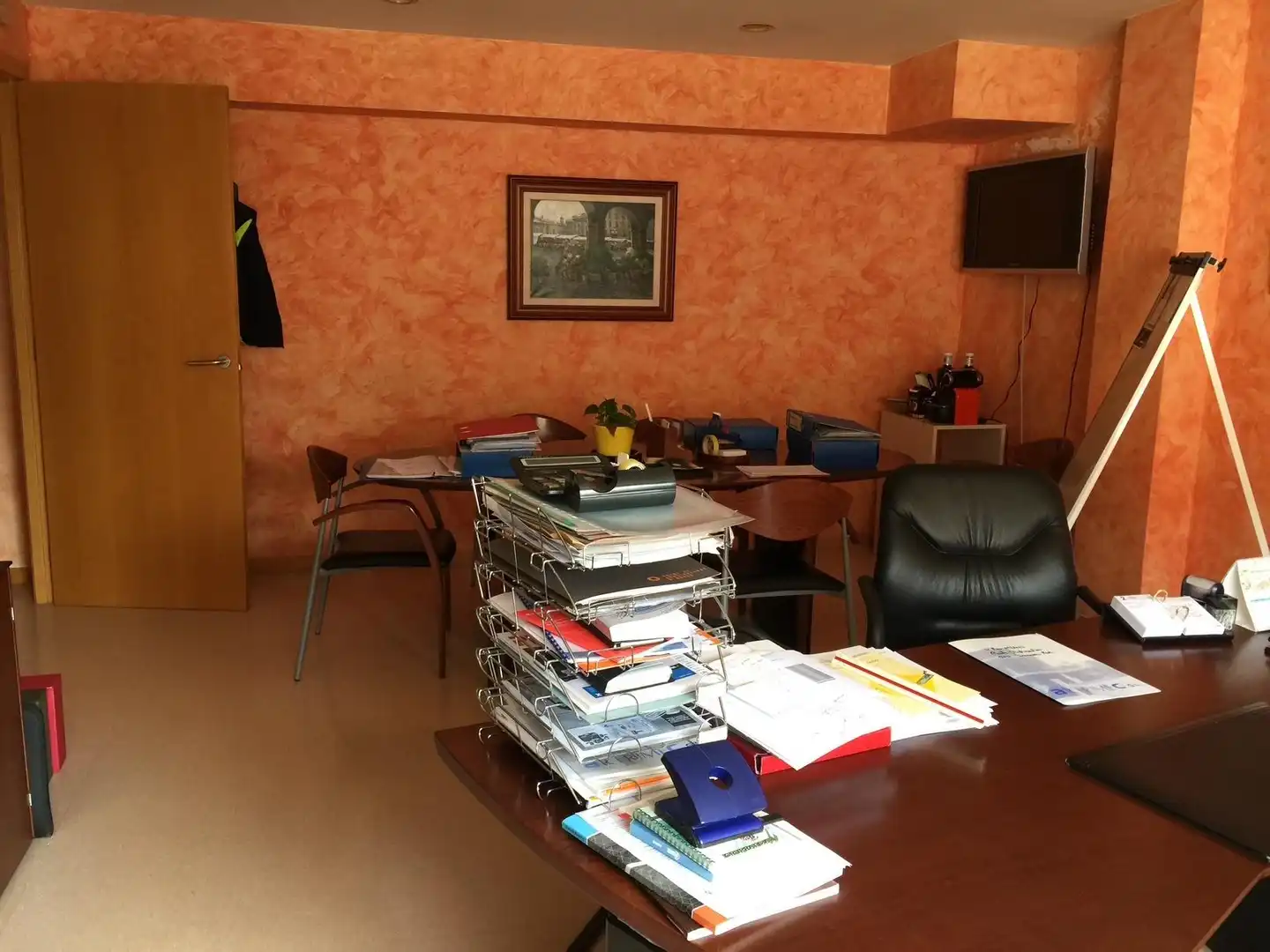 Büro zur Miete in Vilanova i la Geltrú mit Heizung und Abstellraum