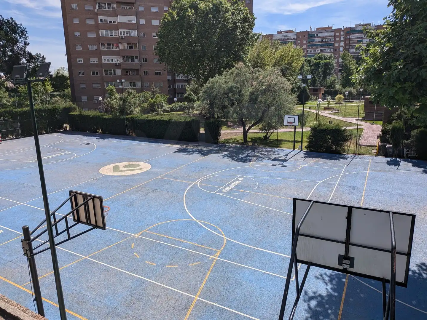 Parking de Piso en venta en Madrid con Aire acondicionado, Calefacción y Terraza
