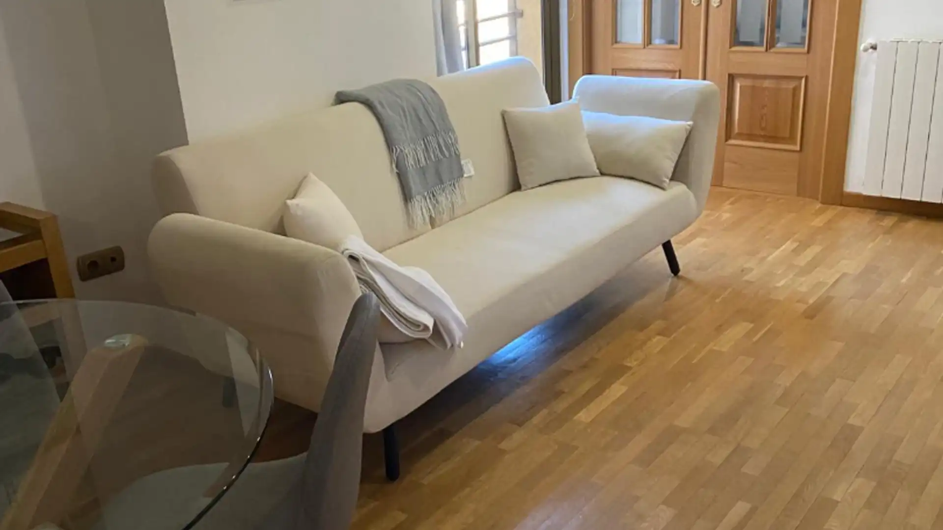 Sala de estar de Apartamento de alquiler en  Granada Capital con Aire acondicionado, Calefacción y Amueblado