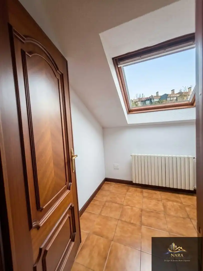 Bedroom of Houses for sale in Torrelavega   with Heating, Private garden and Parquet flooring