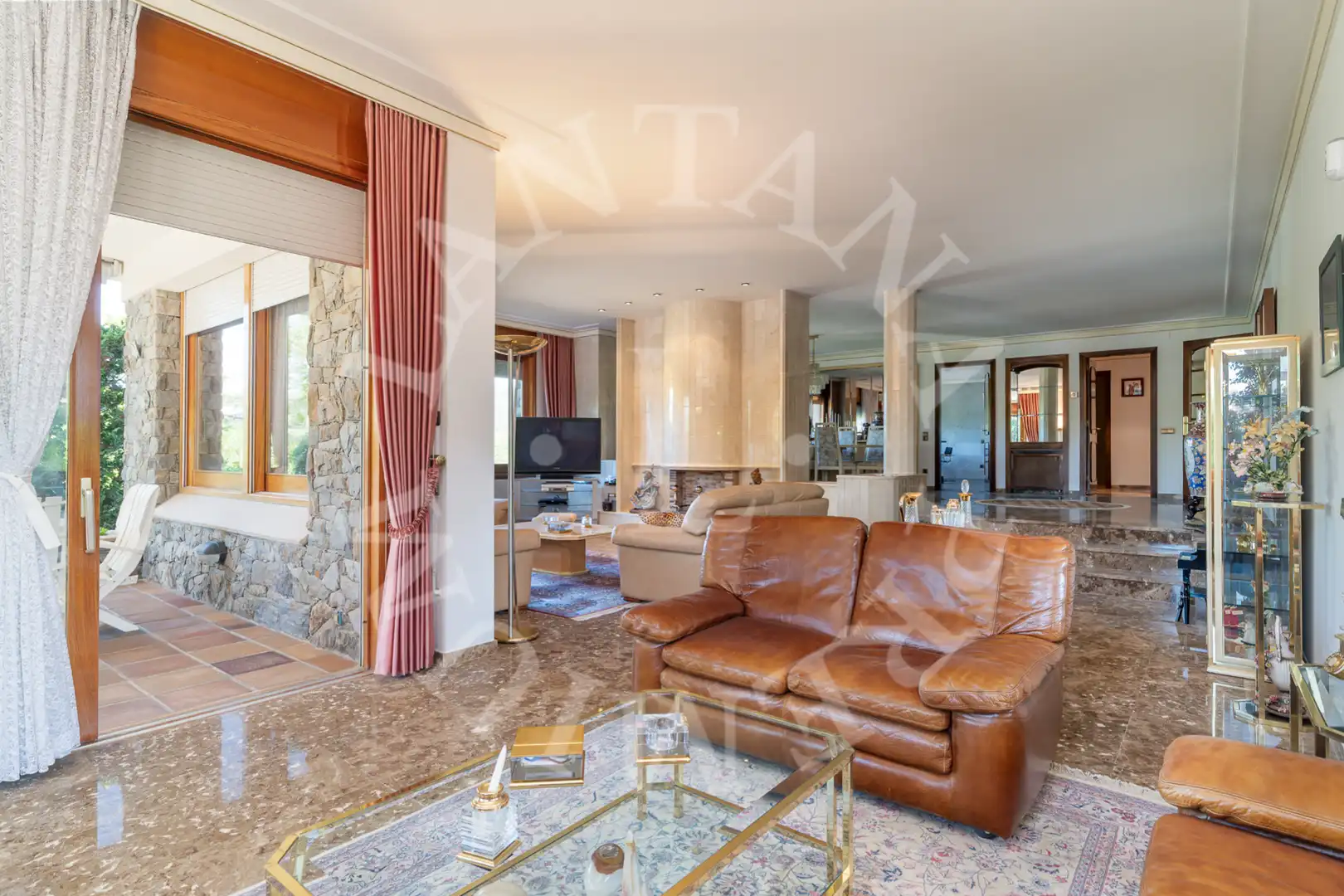 Sala de estar de Casa o chalet en venta en La Garriga con Aire acondicionado, Calefacción y Jardín privado