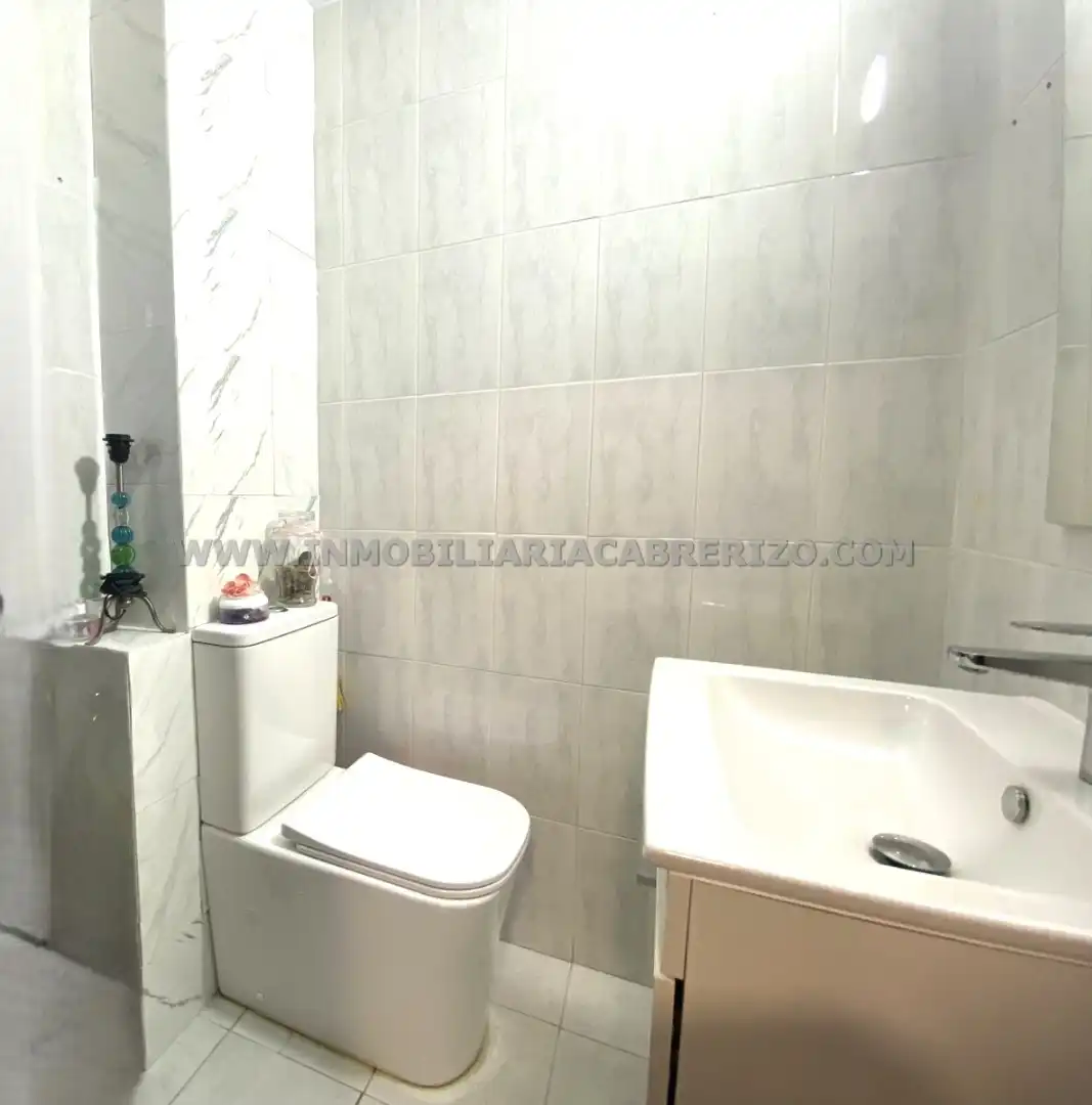 Baño de Piso en venta en  Pamplona / Iruña con Calefacción, Parquet y Terraza