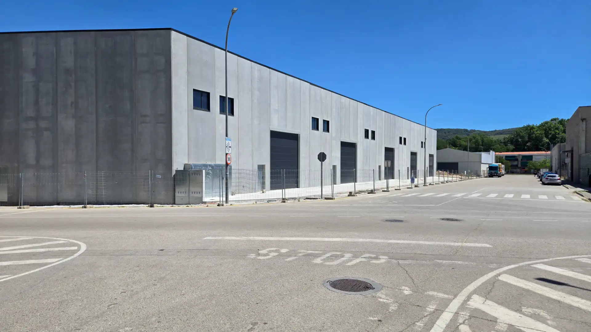 Vista exterior de Nau industrial de lloguer en Sarrià de Ter