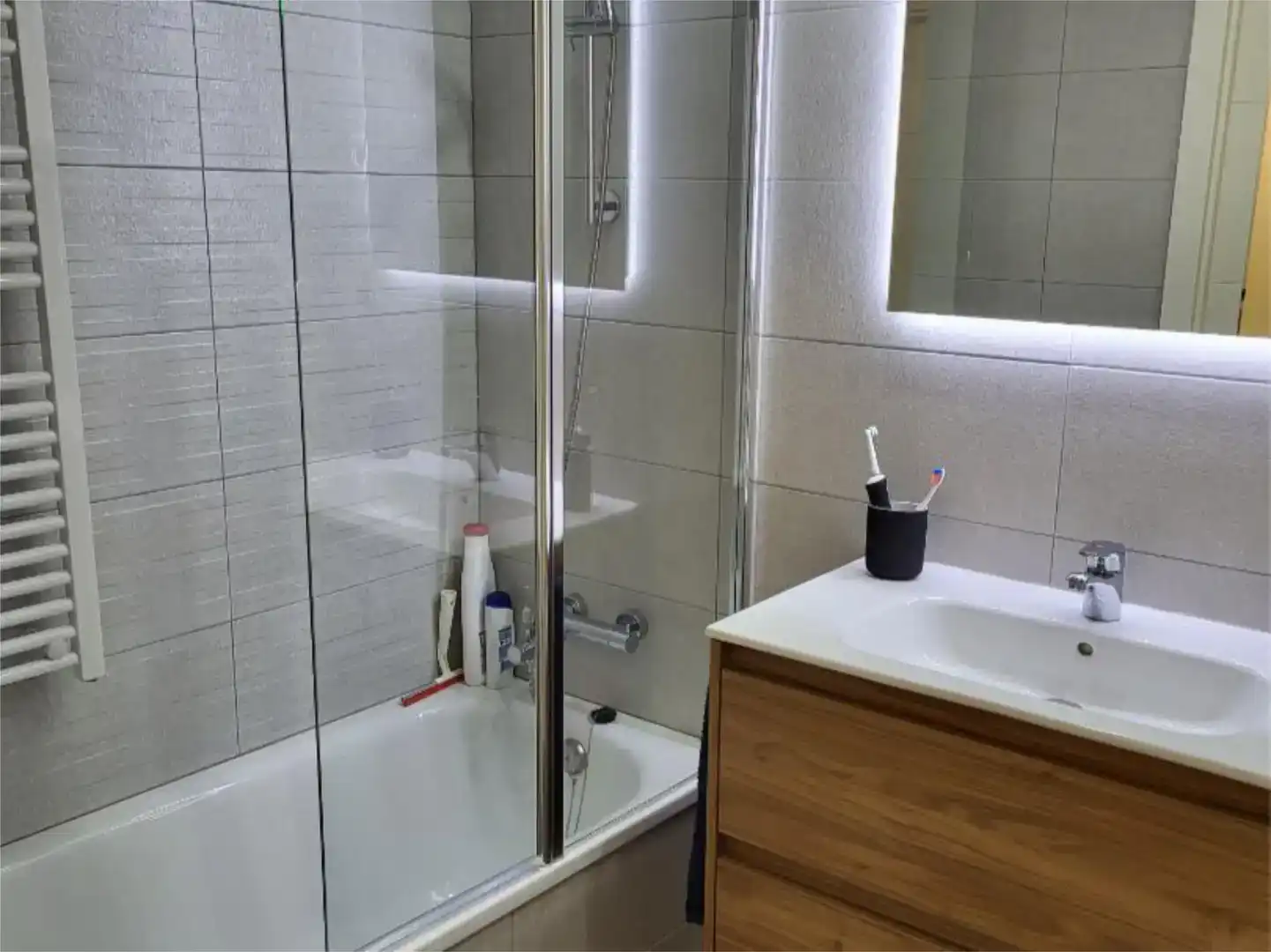 Bathroom of Flat for sale in Sabadell  with Air Conditioner, Swimming Pool and Balcony