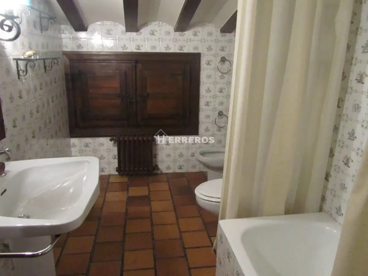 Baño de Casa o chalet en venta en Ortigosa de Cameros con Calefacción, Terraza y Trastero