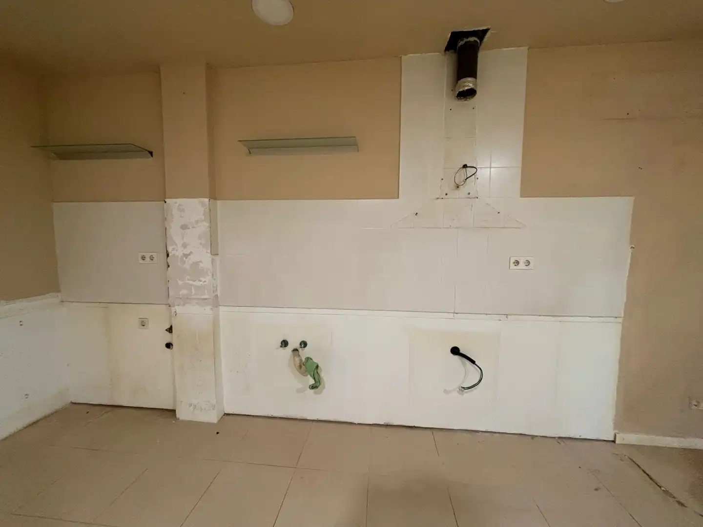Küche von Büro zum Verkauf in Badalona mit Heizung