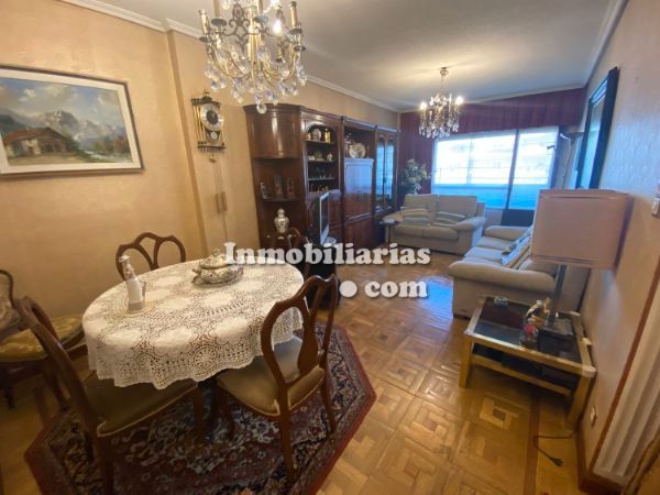 Sala d'estar de Pis en venda en Castro-Urdiales amb Terrassa