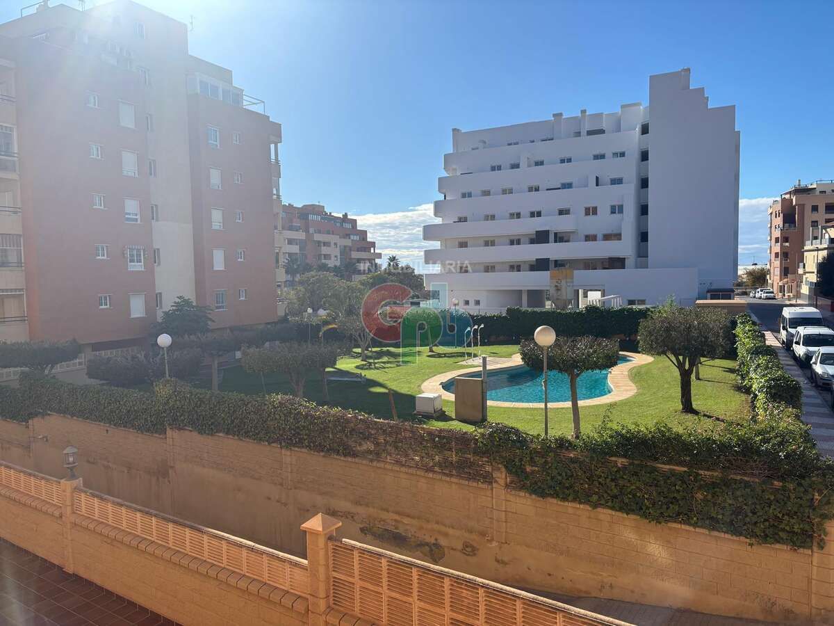 Jardí de Pis en venda en Roquetas de Mar amb Piscina comunitària
