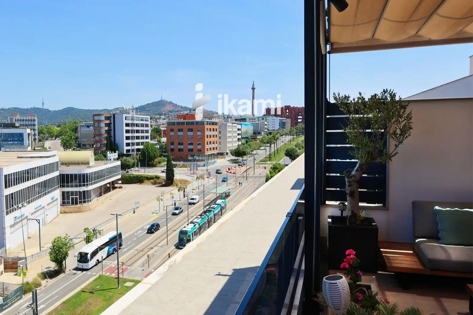 Exterior view of Duplexes for sale in Sant Just Desvern  with Air Conditioner, Heating and Terrace