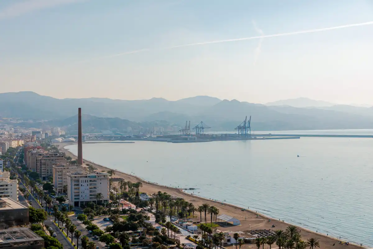 Vista exterior de Àtic en venda en Málaga amb Aire condicionat, Jardí privat i Terrassa