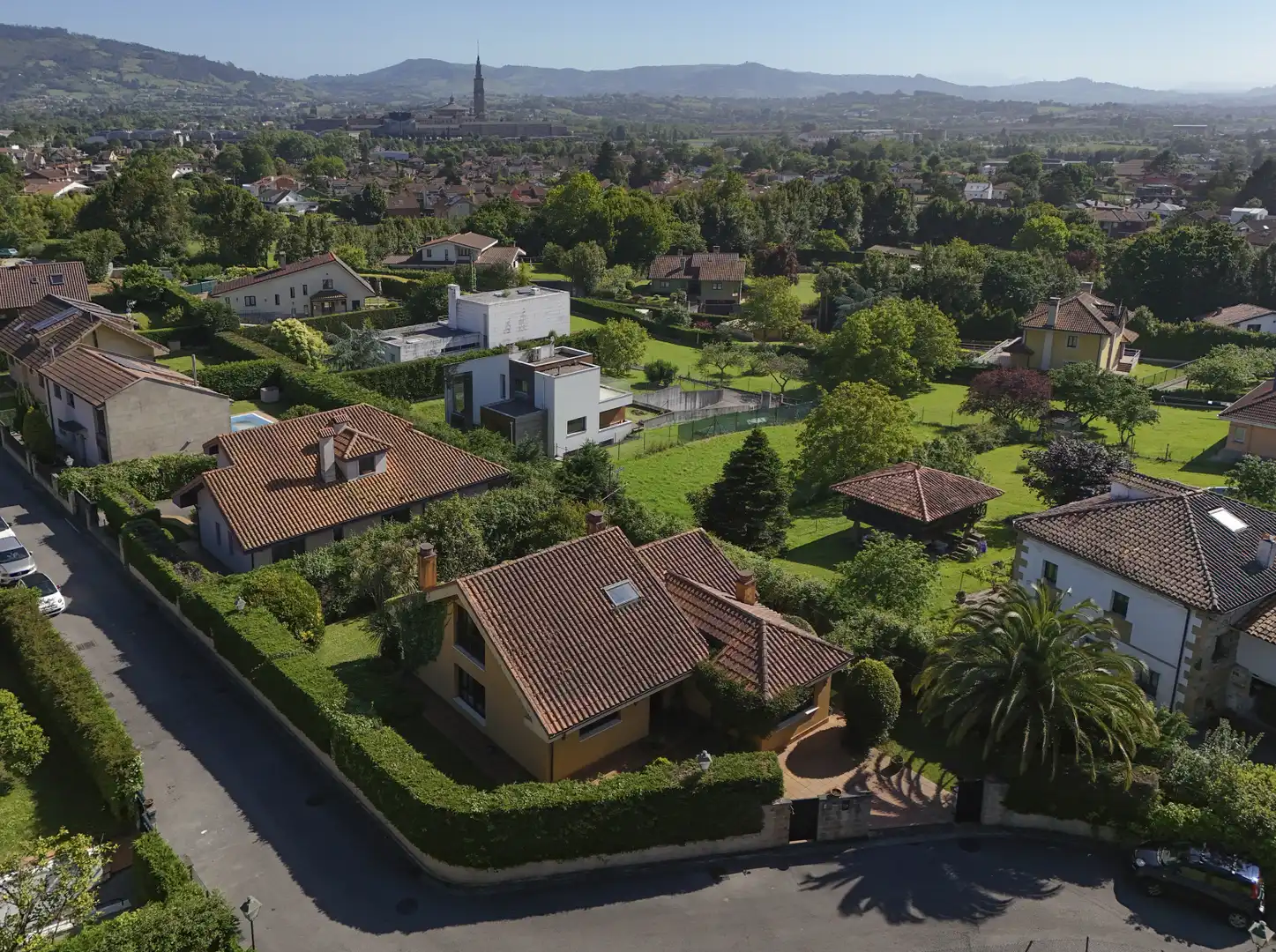 Vista exterior de Casa o chalet en venta en Gijón  con Calefacción, Terraza y Trastero