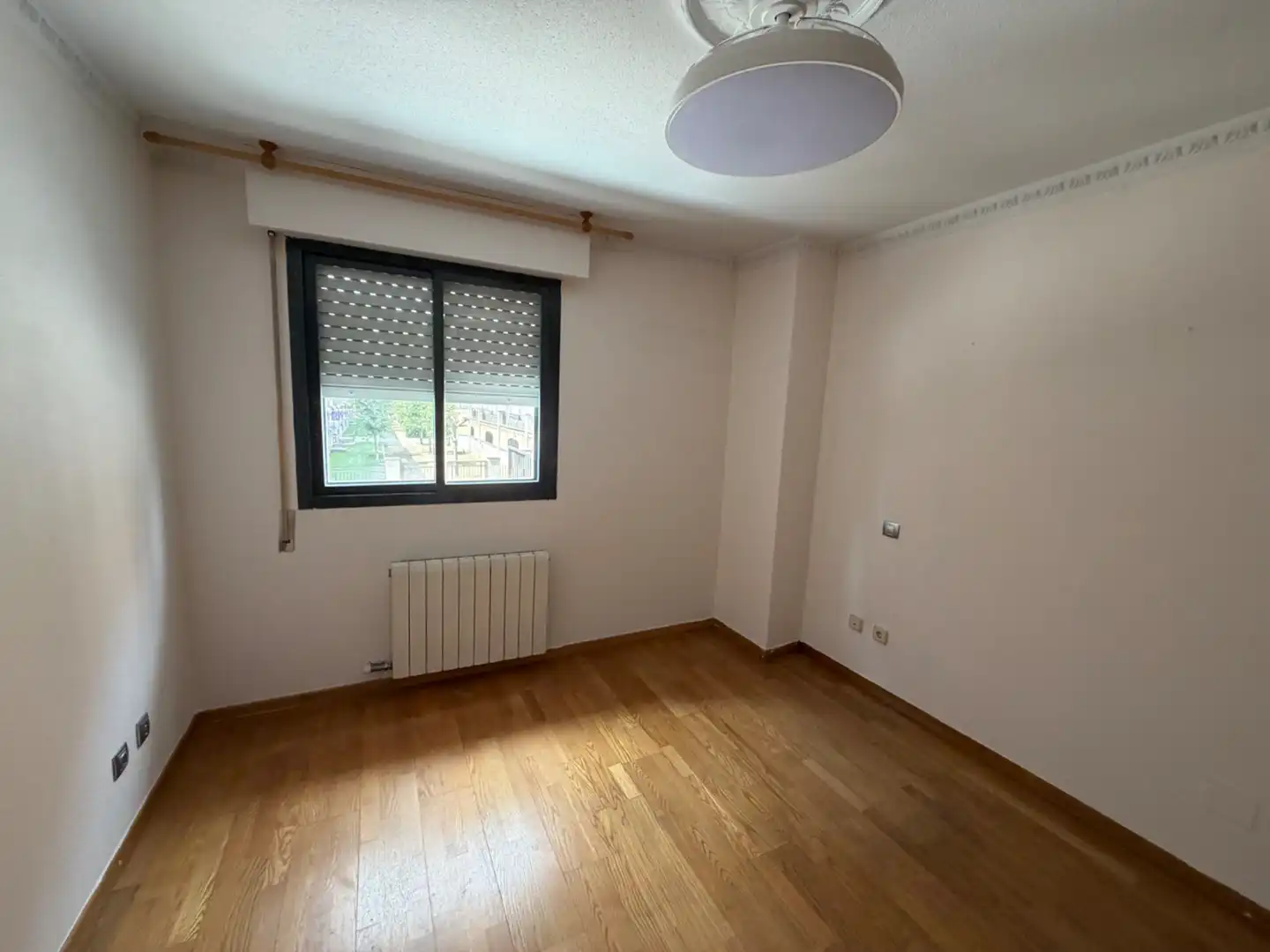 Habitación de Piso de alquiler en Valladolid con Calefacción, Parquet y Terraza