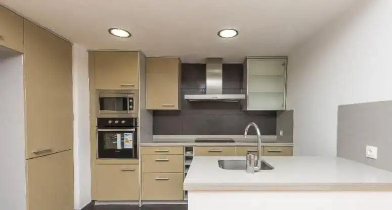 Piso en venta en Carrer Moianès, Hostal