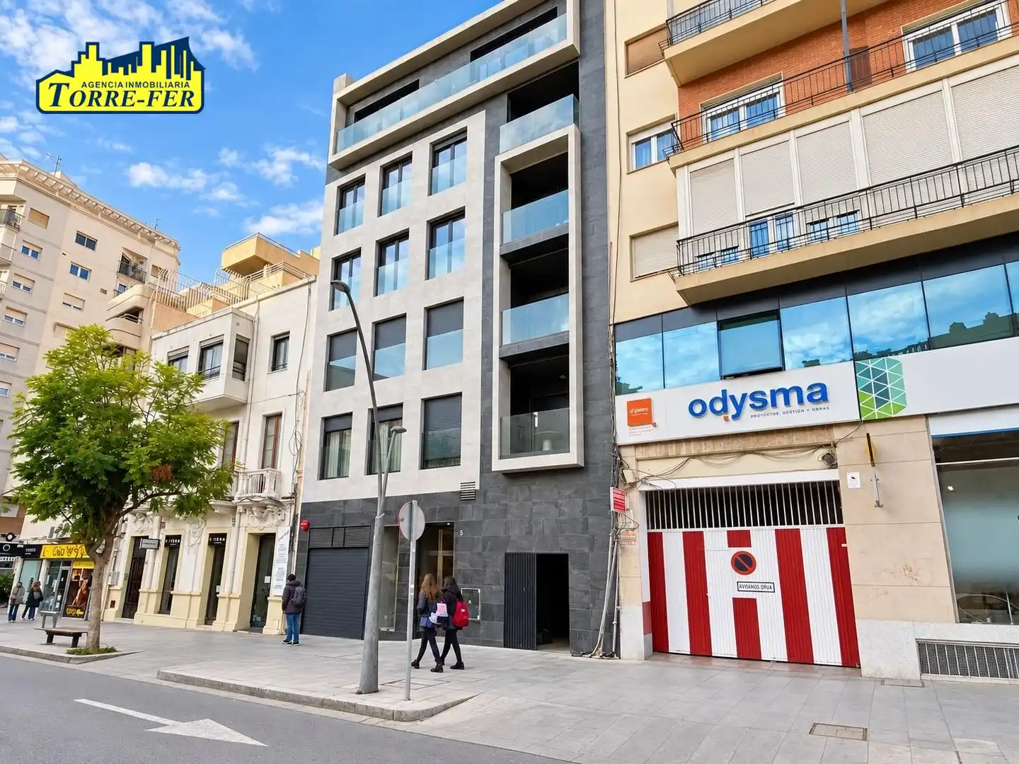Business premises for sale in Calle EGUILIOR 5