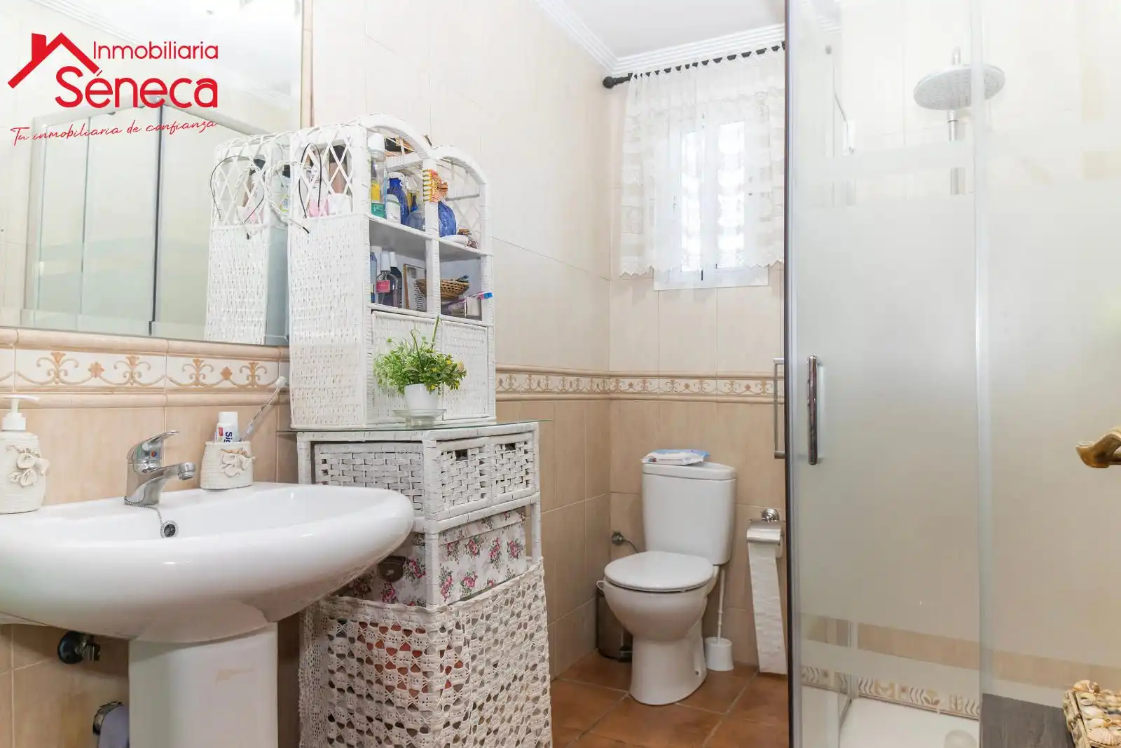 Bathroom of Detached homes for sale in Córdoba  with Furnished