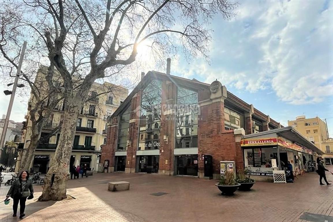 Vista exterior de Pis en venda en  Barcelona Capital amb Calefacció i Terrassa