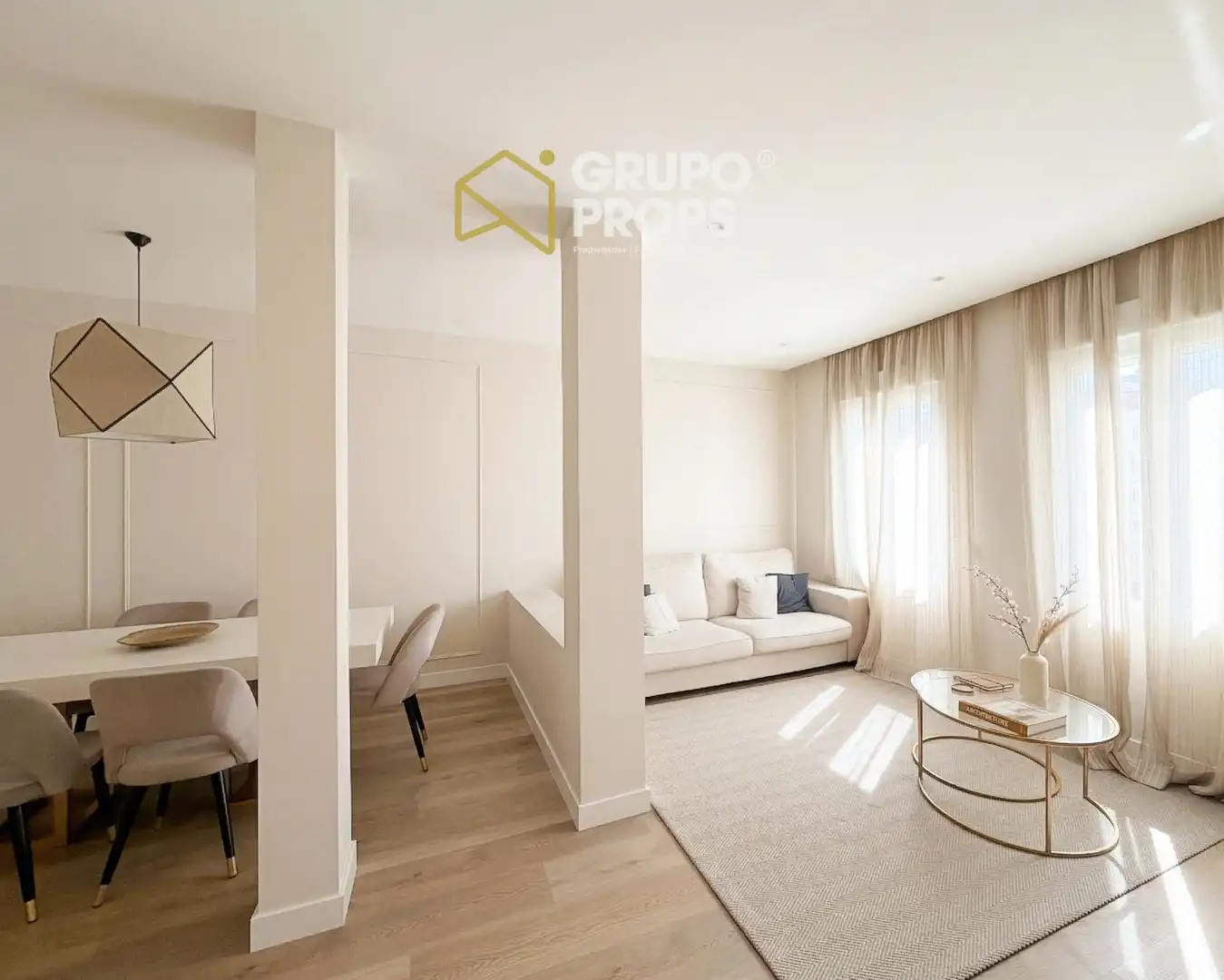 Wohnzimmer von Wohnung zum Verkauf in Madrid mit Klimaanlage und Heizung