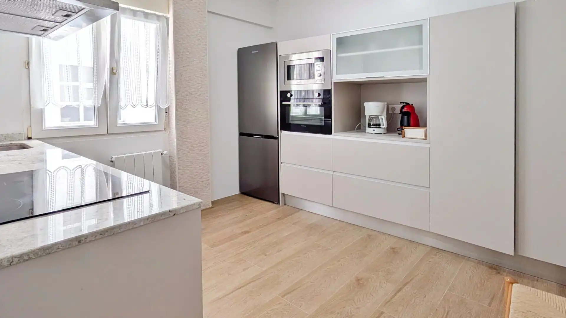 Piso con ascensor en venta en Cuatro Caminos, imagen 2