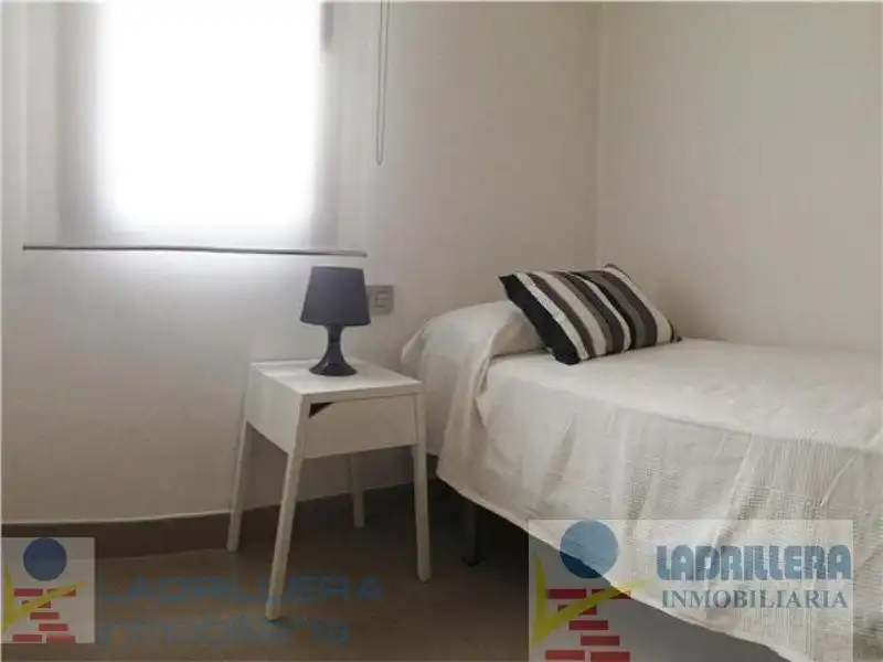 Dormitori de Casa adosada de lloguer en Conil de la Frontera amb Aire condicionat, Traster i Moblat