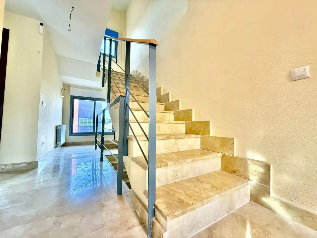Casa adosada en venta en Bargas con Calefacción, Jardín privado y Alarma