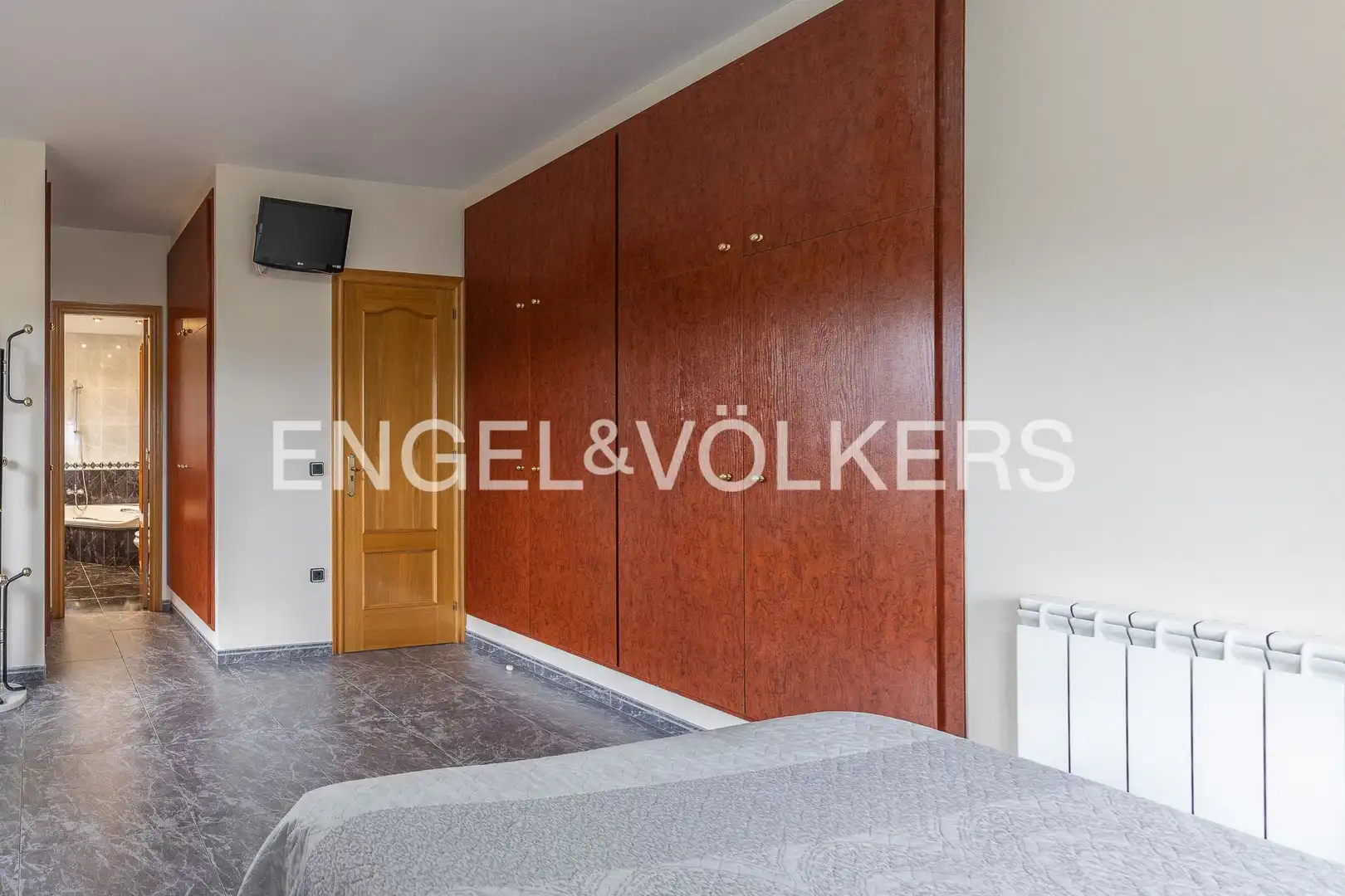Dormitori de Casa o xalet en venda en Castellar del Vallès amb Aire condicionat, Calefacció i Jardí privat