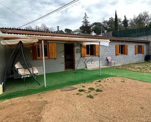 Vista exterior de Casa o xalet en venda en Vidreres amb Calefacció, Jardí privat i Terrassa