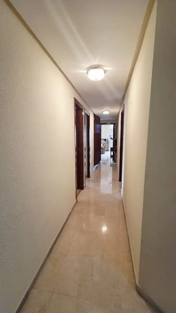Wohnung zum Verkauf in Benidorm mit Klimaanlage und Terrasse