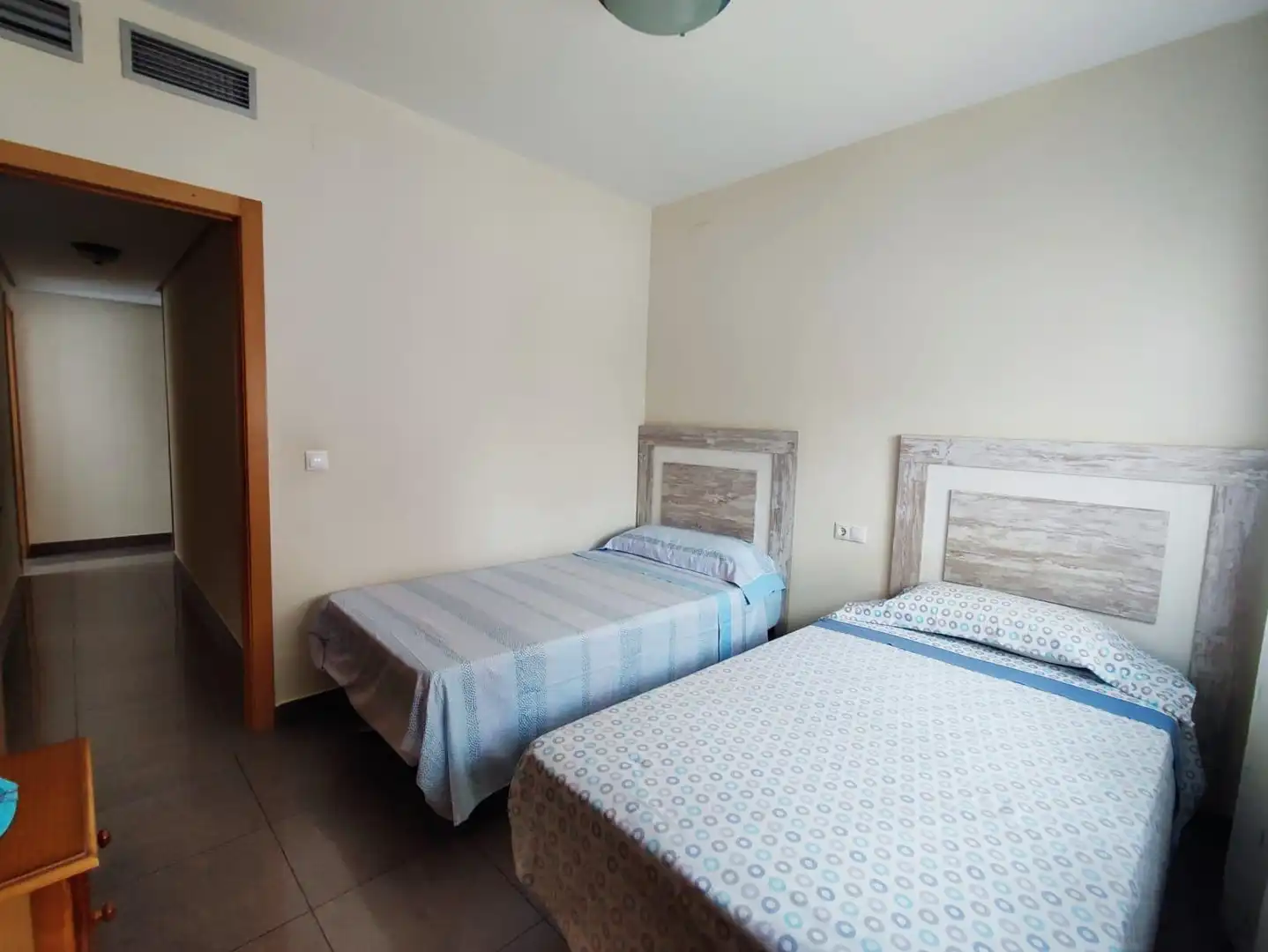 Habitación de Apartamento en venta en Benidorm con Aire acondicionado, Calefacción y Jardín privado