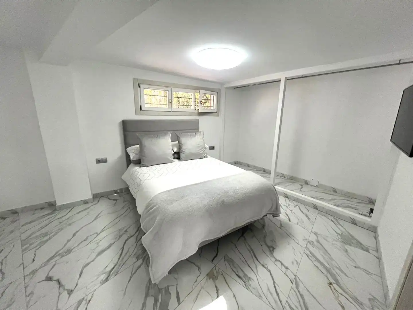 Bedroom of Houses for sale in Mijas  with Air Conditioner, Terrace and Swimming Pool