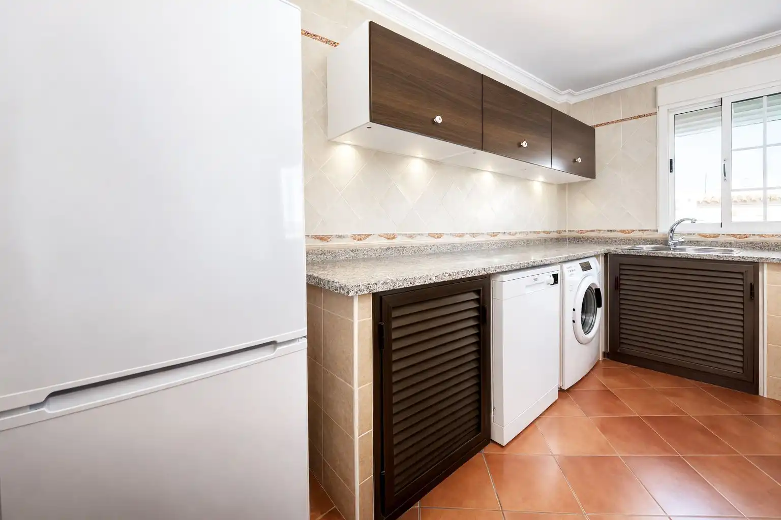 Küche von Maisonette zum Verkauf in Nerja mit Klimaanlage, Terrasse und Möbliert