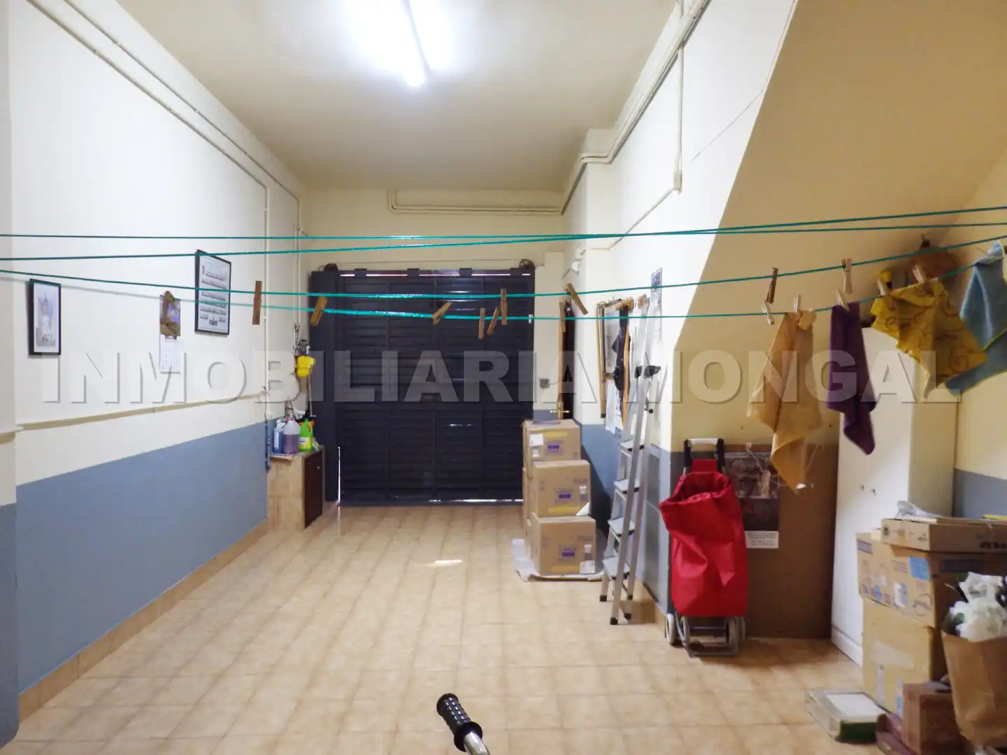 Casa a schiera con terrazza in vendita a Carrer de l'Abat Escarré, imagen 4