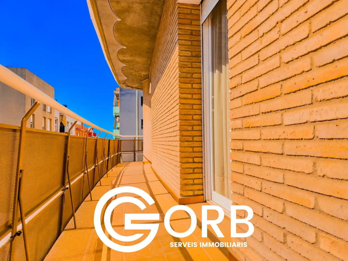 Vista exterior de Piso en venta en Mataró con Terraza y Balcón