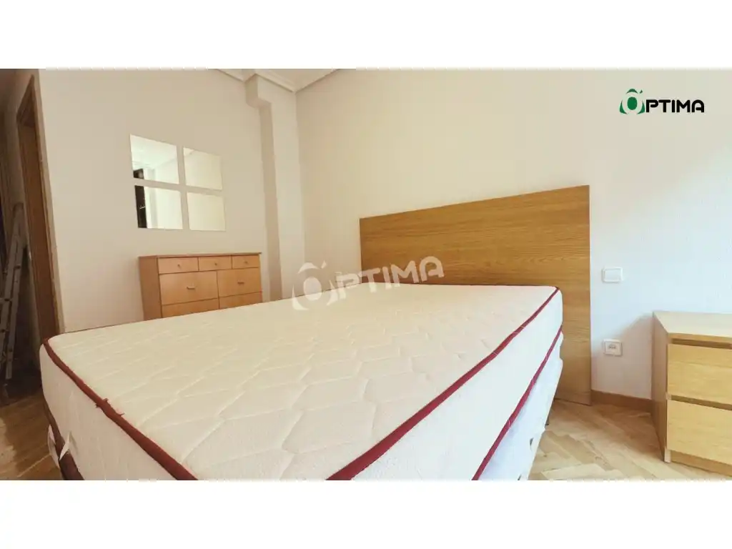 Bedroom of Flat for rent in Madrid