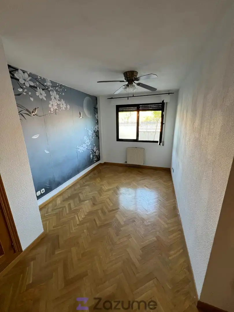 Schlafzimmer von Wohnung zur Miete in Brunete mit Klimaanlage, Heizung und Parkett